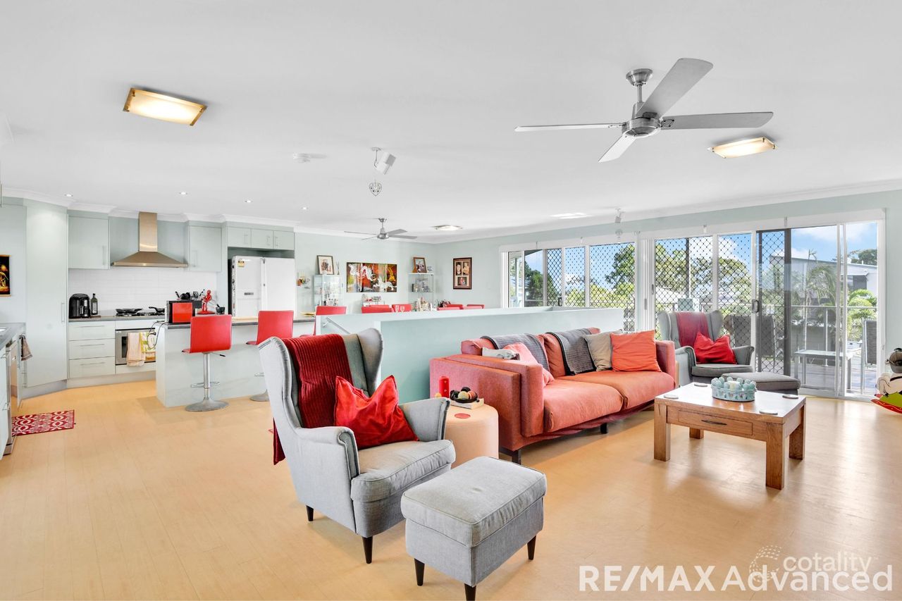 26 Avalon St, Sandstone Point, QLD 4511