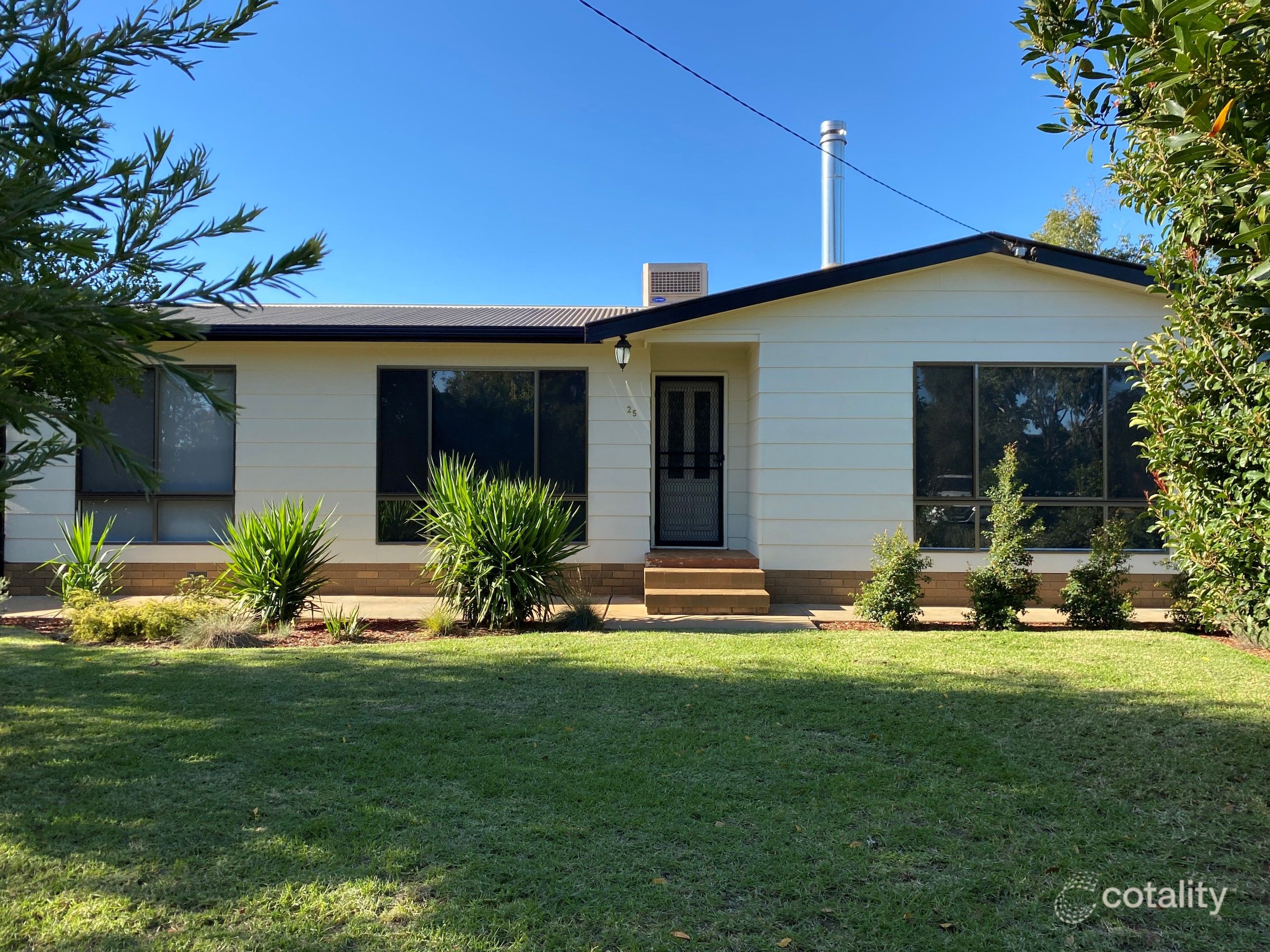 25 Henry St, Yenda, NSW 2681