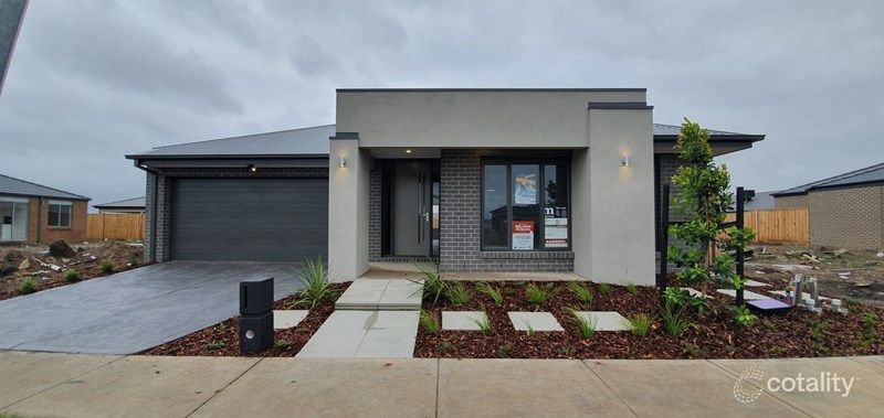 18 Tooronga Dr, Mickleham, VIC 3064