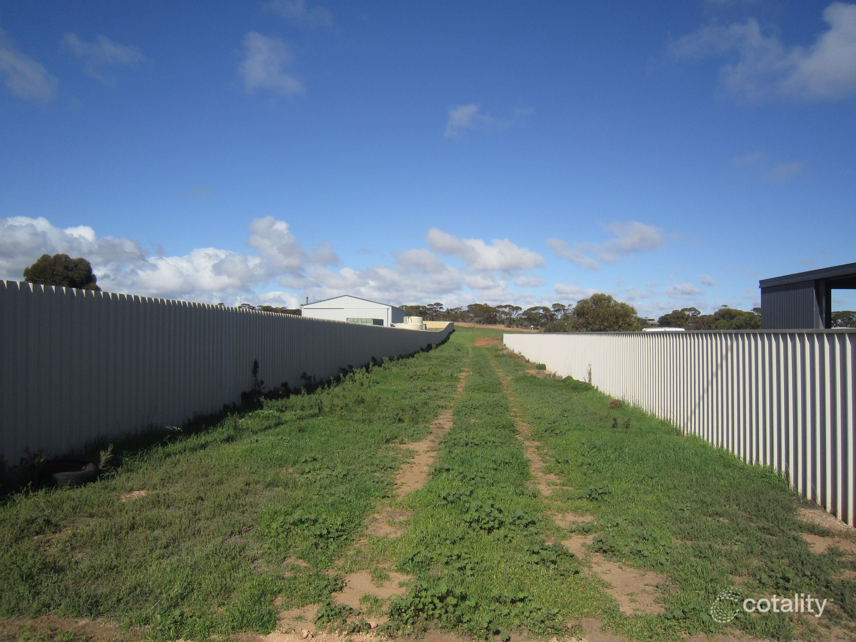 18 Summerton Rd, Port Broughton, SA 5522