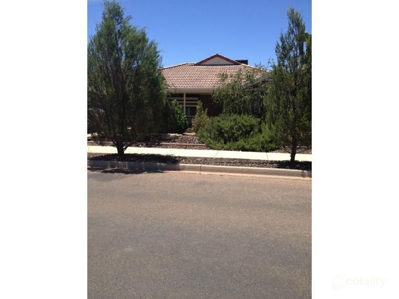 15 Maireana Cct, Roxby Downs, SA 5725