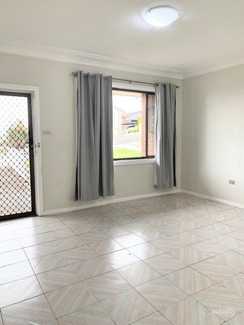 1/54 Bridge St, Coniston, NSW 2500