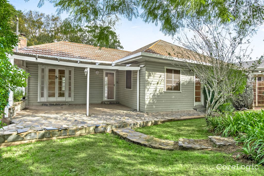 2 Barry St, Mount Lofty, QLD 4350