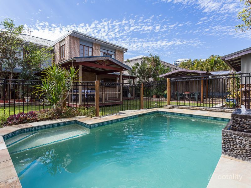 36 Clam St, Runaway Bay, QLD 4216