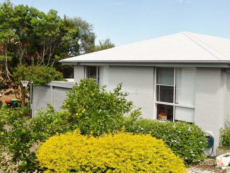 44 High St, Black Head, NSW 2430