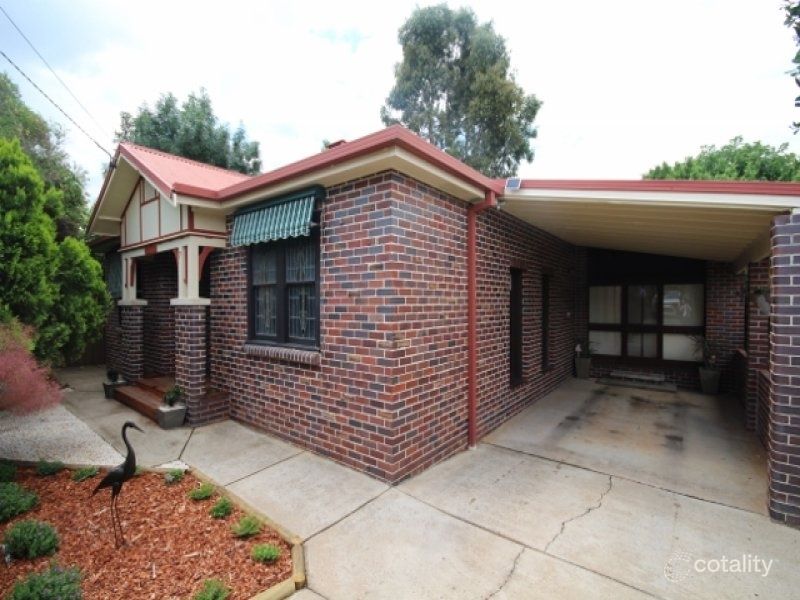 7 Graham St, Lake Albert, NSW 2650