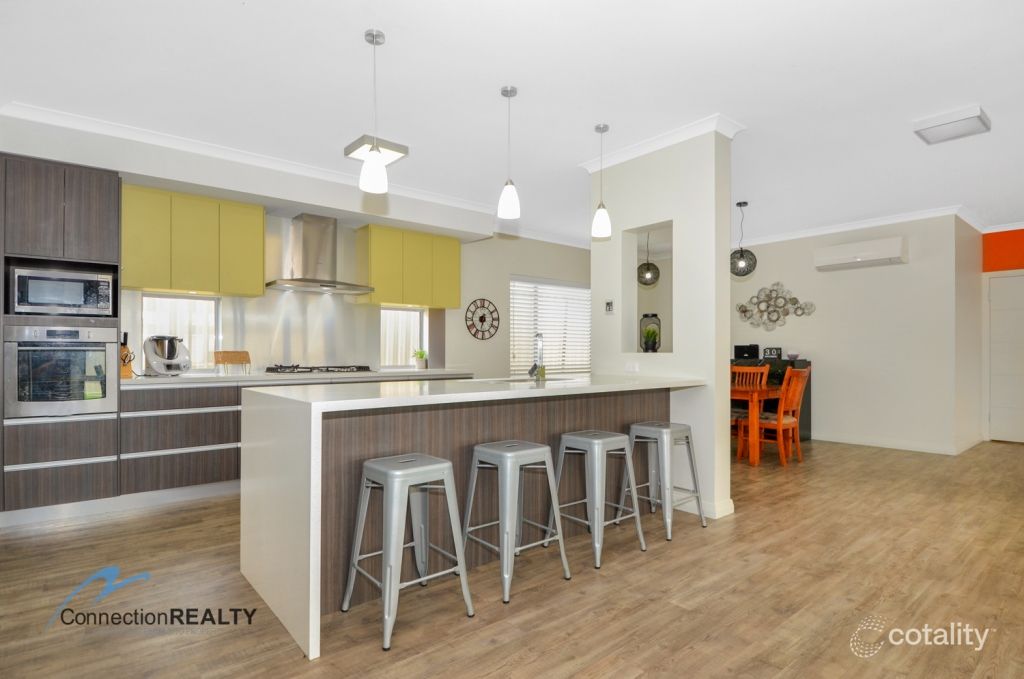 12 Satellite Cl, Mckail, WA 6330