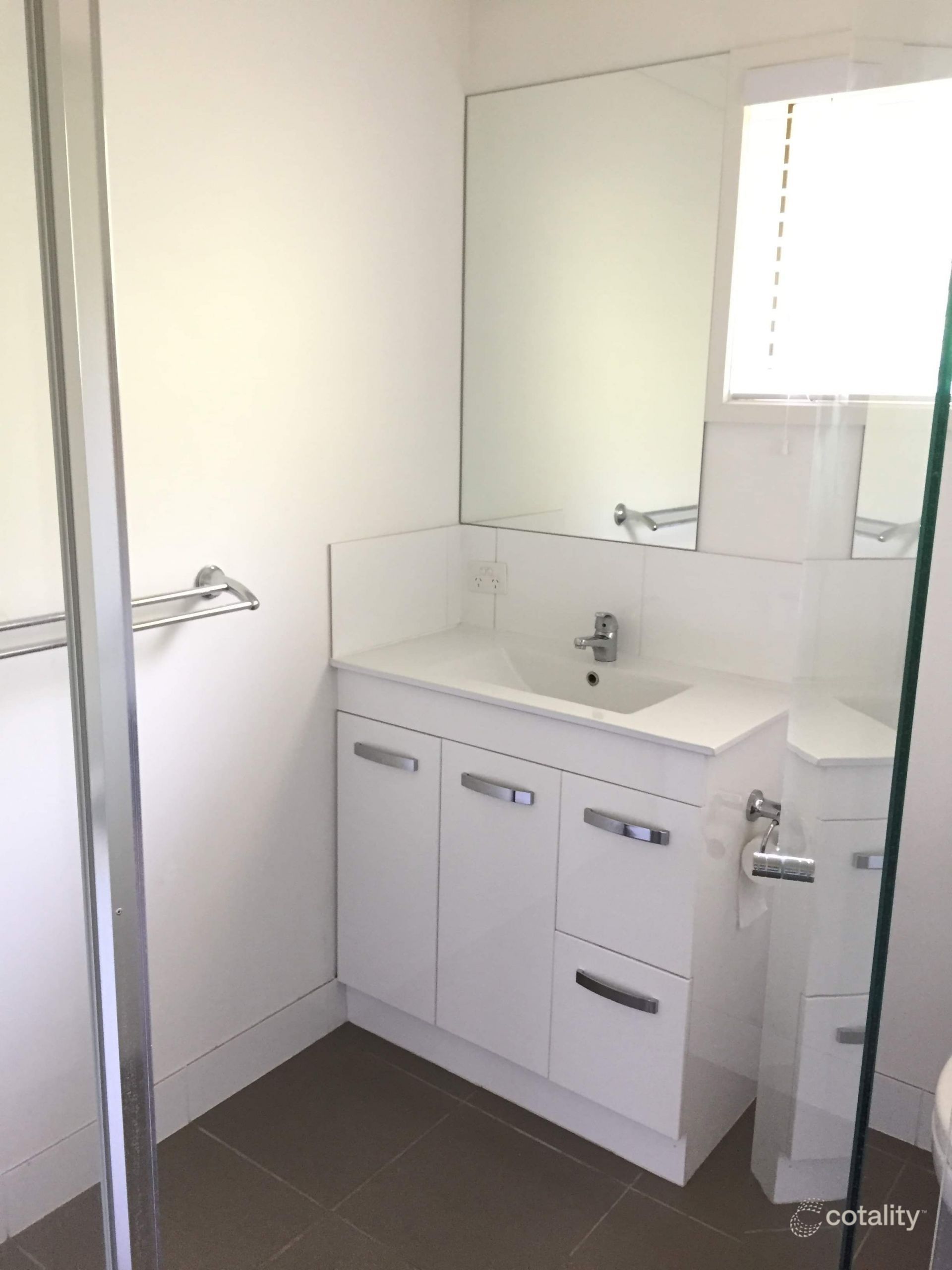 27a Rajah Rd, Ocean Shores, NSW 2483