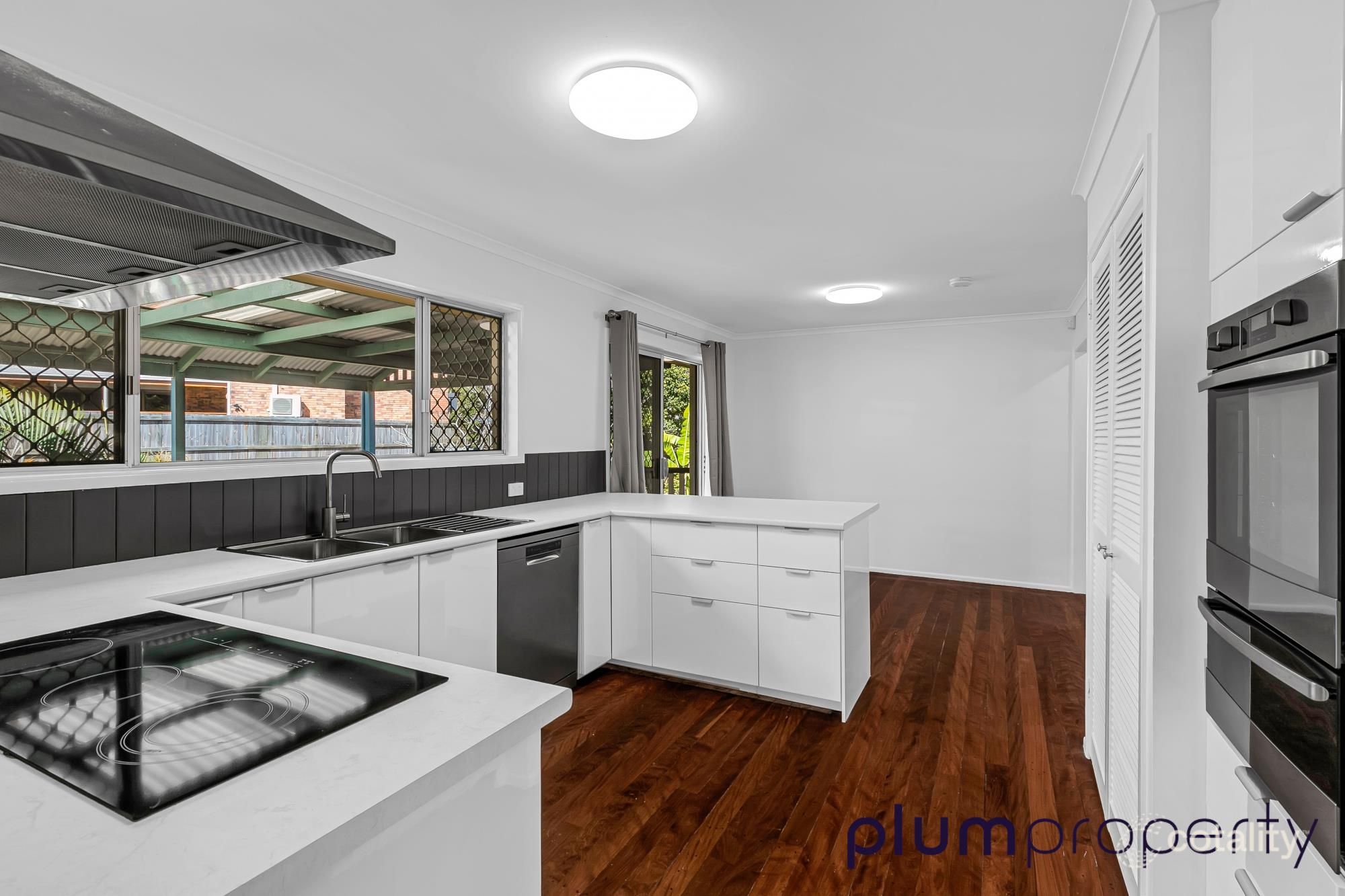 24 Goolman St, Chapel Hill, QLD 4069