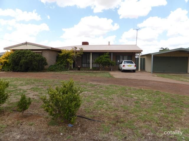 4 Best St, Parkes, NSW 2870