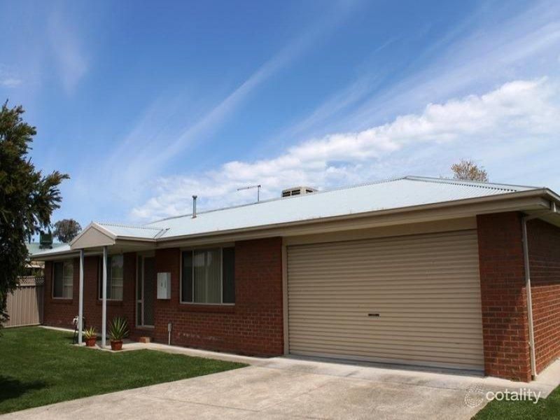2/12 Oakmont Cct, West Wodonga, VIC 3690
