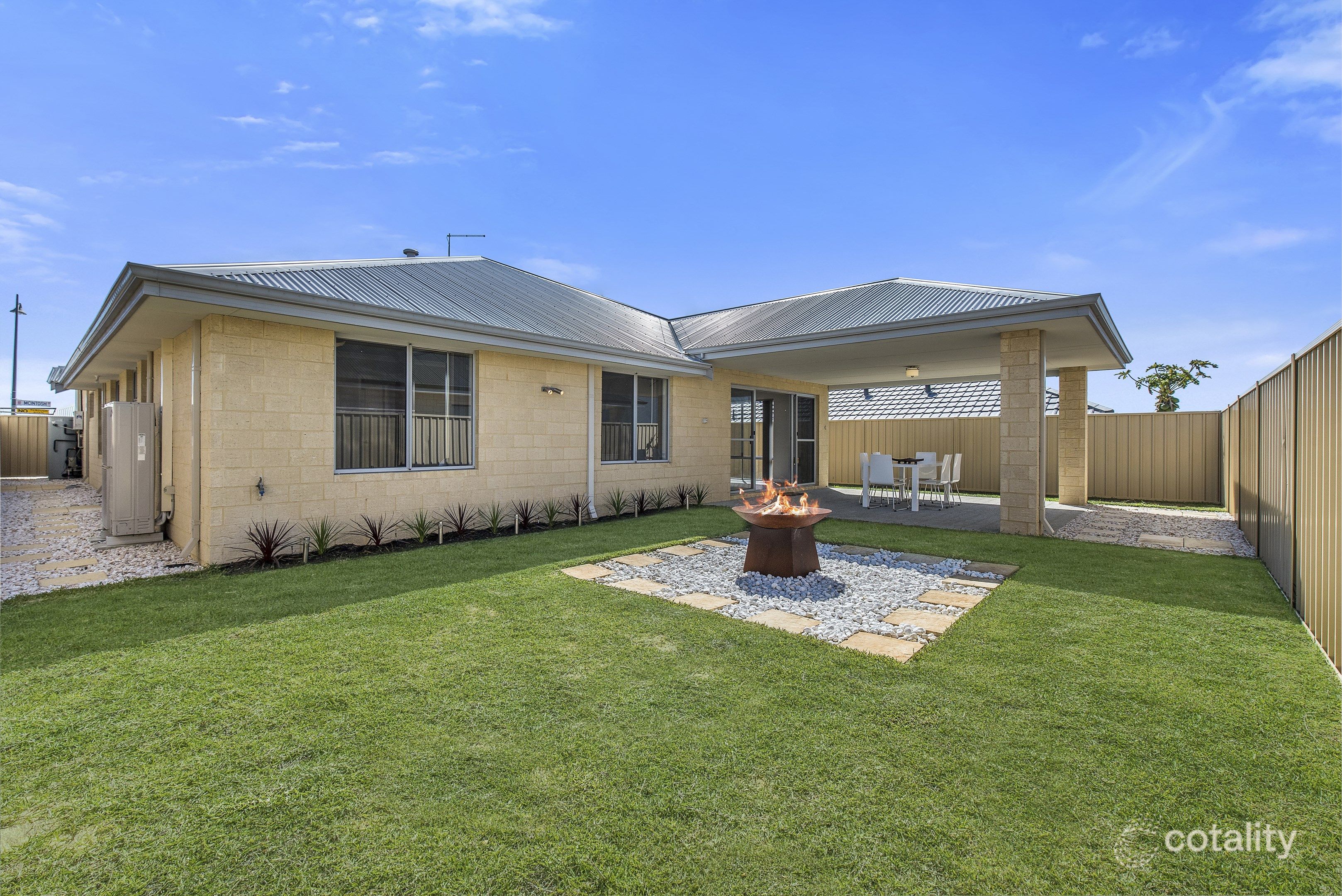 6 Mcintosh St, Hammond Park, WA 6164
