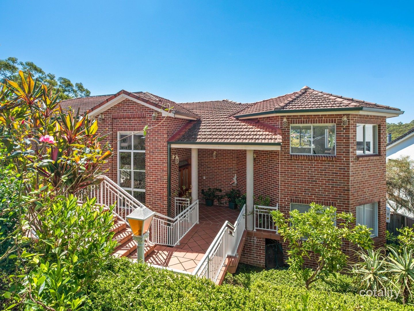 121 Blaxland Dr, Illawong, NSW 2234