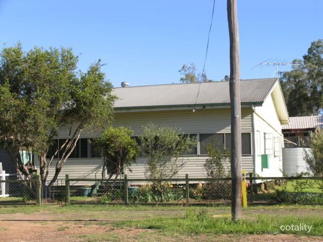 25 Drayton St, Nanango, QLD 4615
