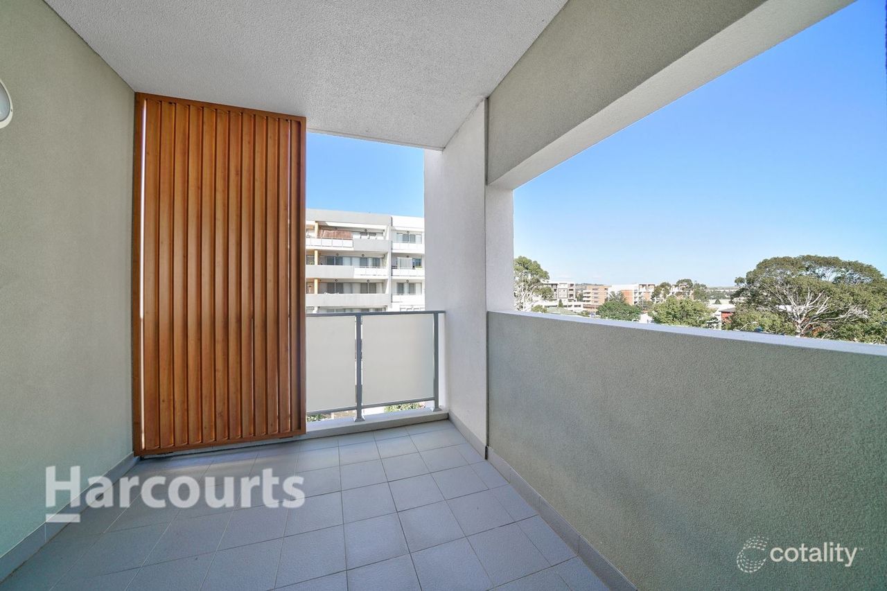 304/30-34 Chamberlain St, Campbelltown, NSW 2560