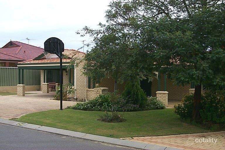 24 Gardiner Hts, Kinross, WA 6028