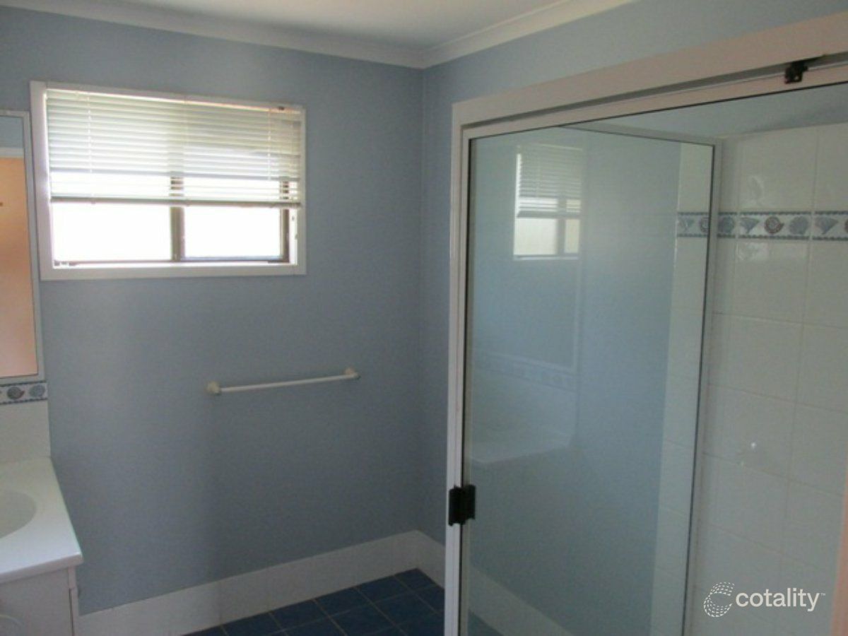 10 Hamilton Pde, Macleay Island, QLD 4184
