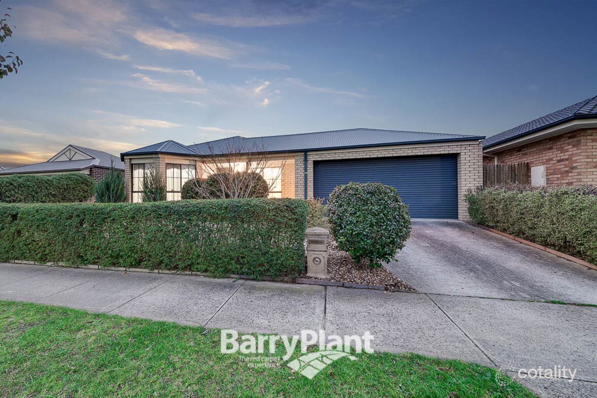 19 Redfern Way, Pakenham, VIC 3810