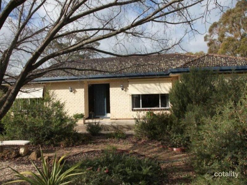 8 Park View Dr, Serpentine, VIC 3517