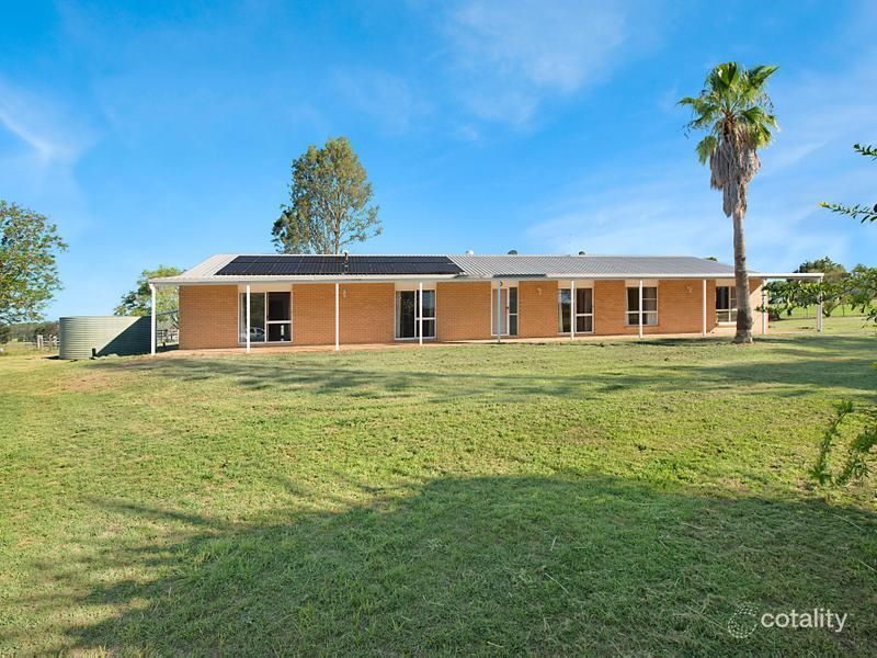 457 Fernvale Rd, Fairney View, QLD 4306