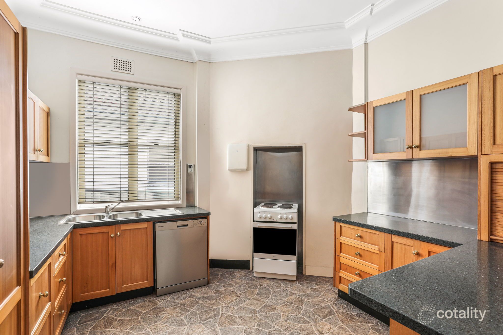 14 Vaughan St, Blakehurst, NSW 2221