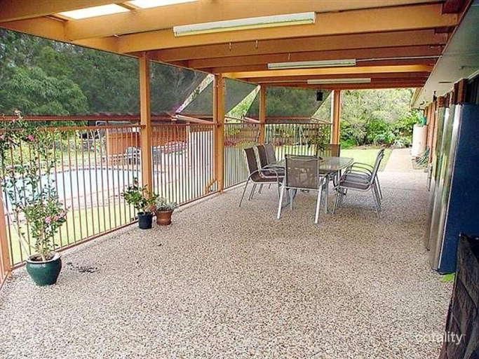 2 Winchester Rd, Little Mountain, QLD 4551
