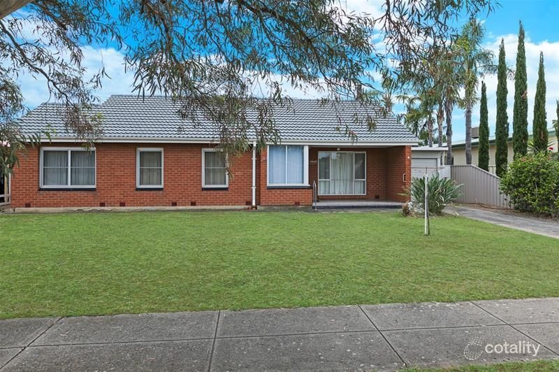 18 Oakmont Cres, Novar Gardens, SA 5040