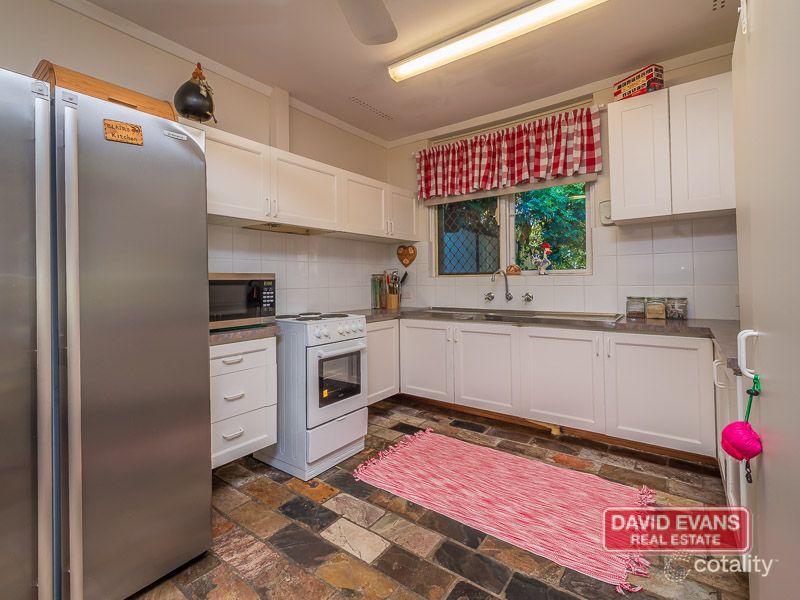 11b Neville Dr, Wanneroo, WA 6065