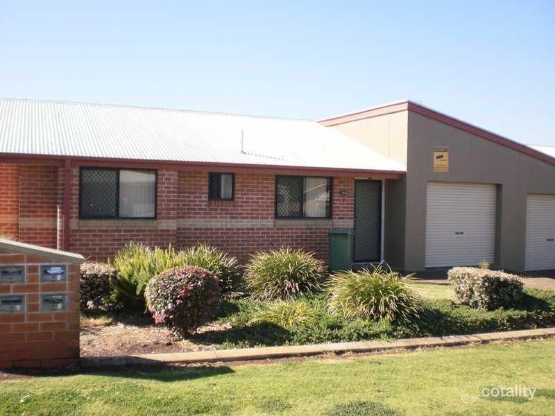 2/15 Donna Ct, Kearneys Spring, QLD 4350