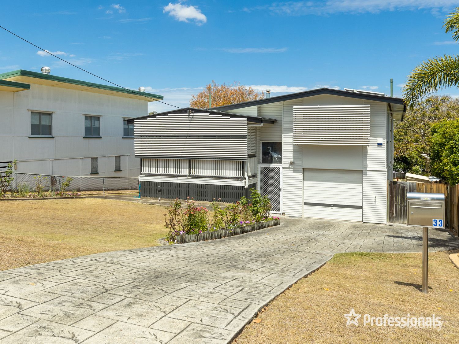33 Yanderra Ave, Arana Hills, QLD 4054
