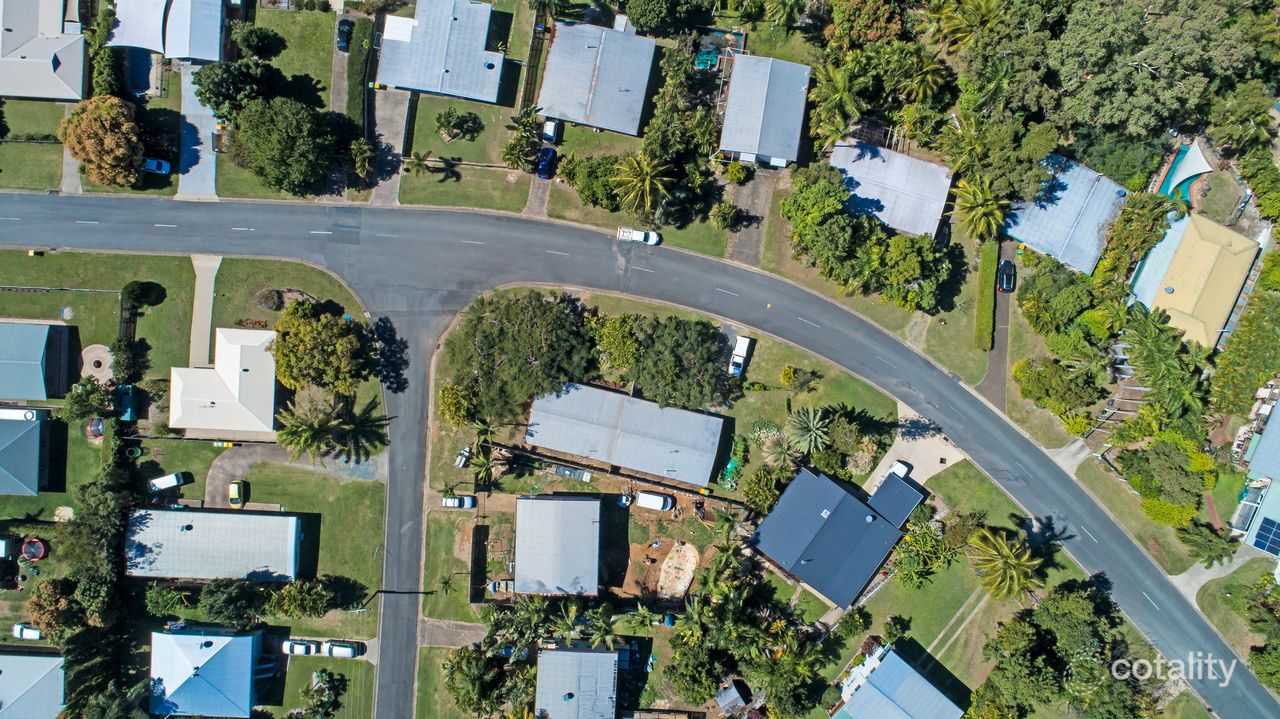 6 Manooka Dr, Cannonvale, QLD 4802