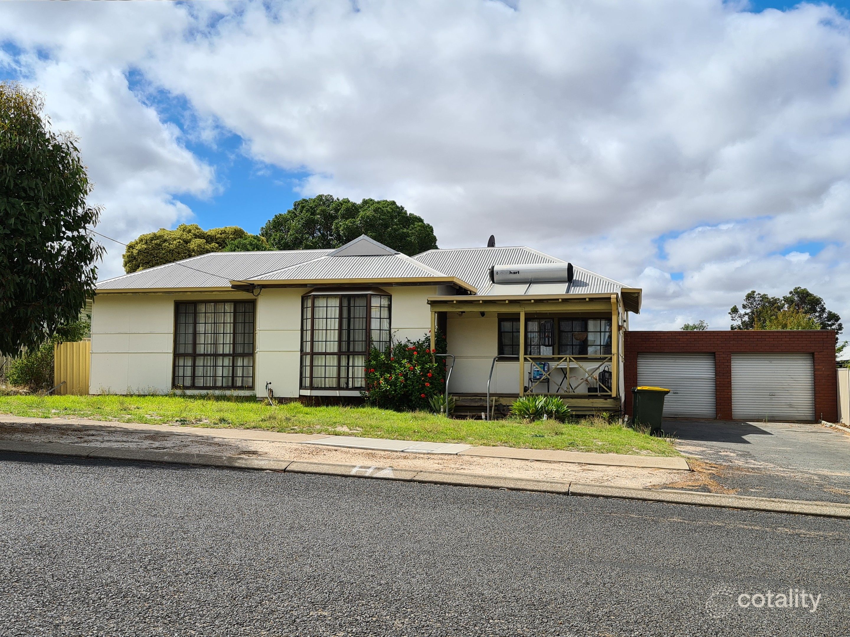 18 Braeside Rd, Katanning, WA 6317