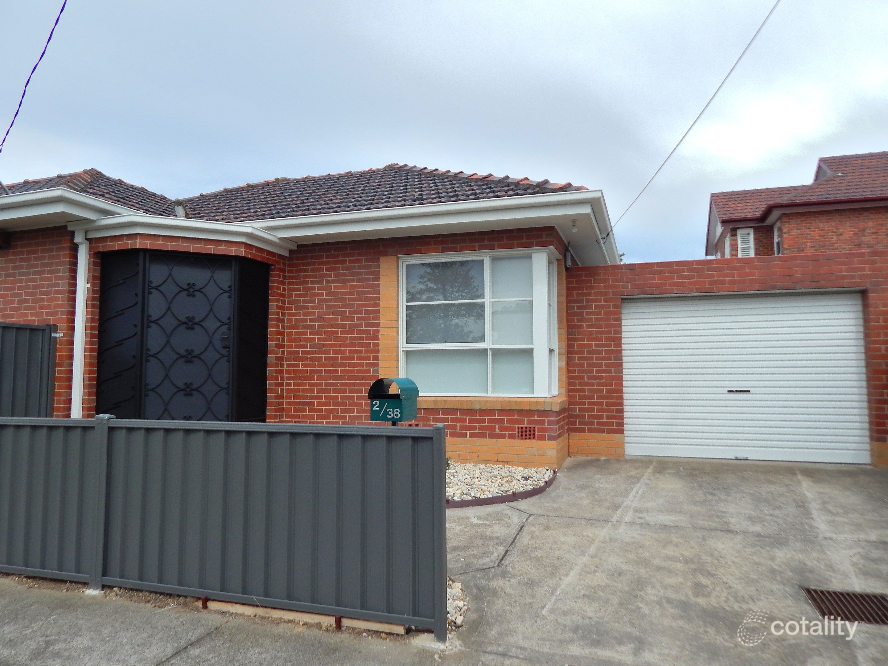 2/38 Mendip Rd, Reservoir, VIC 3073