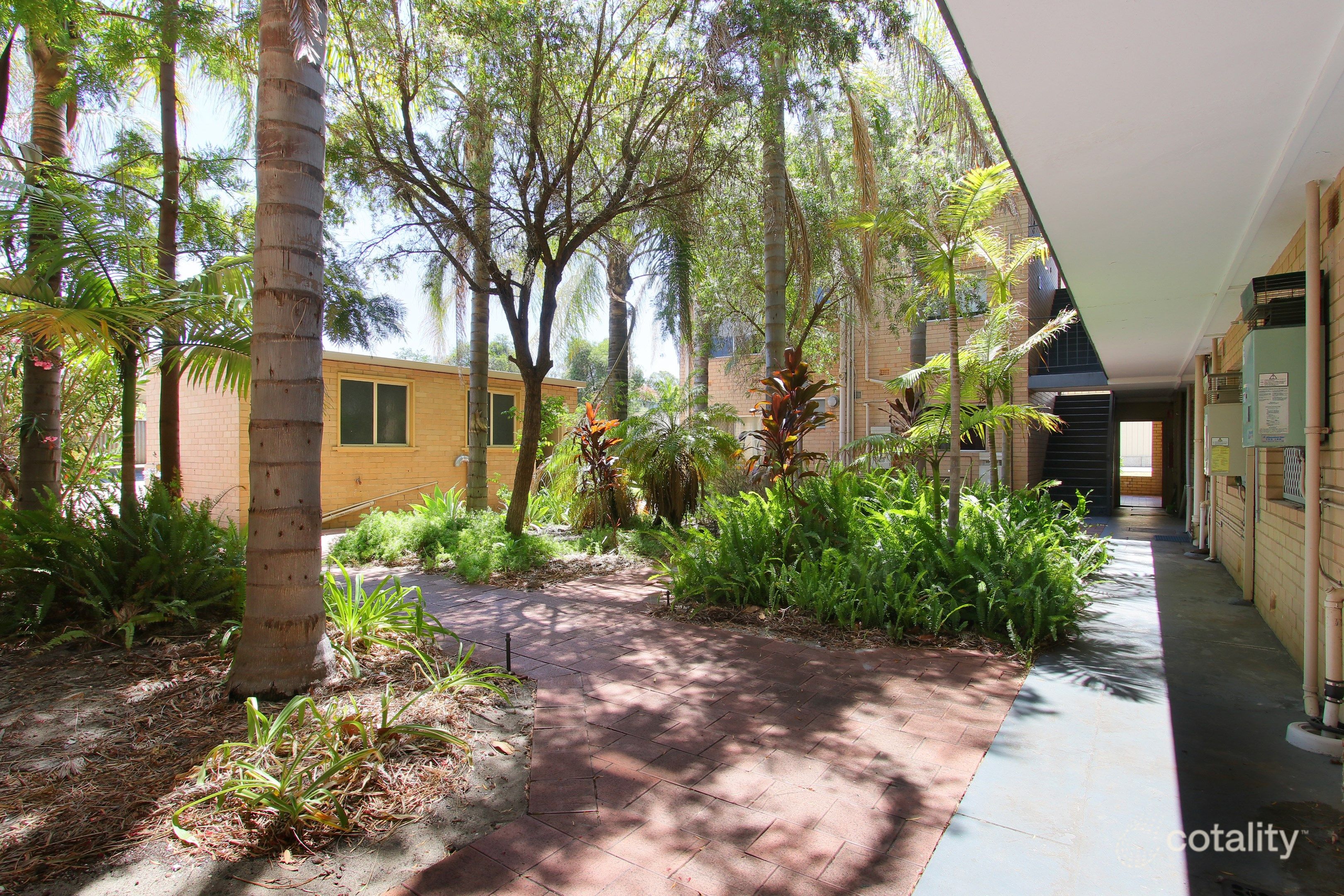 4/1055 Albany Hwy, St James, WA 6102