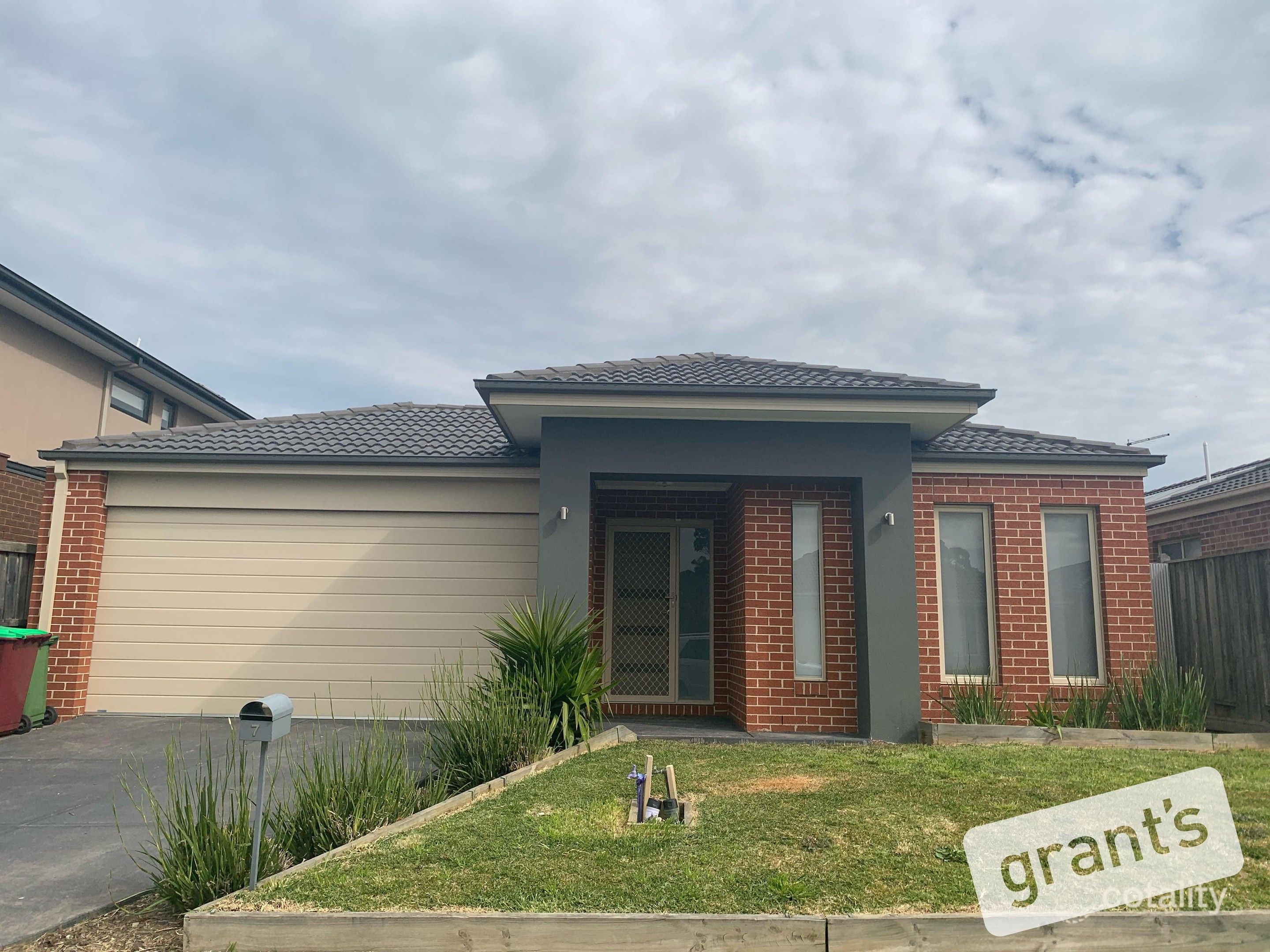 7 Longbow Tce, Cranbourne North, VIC 3977