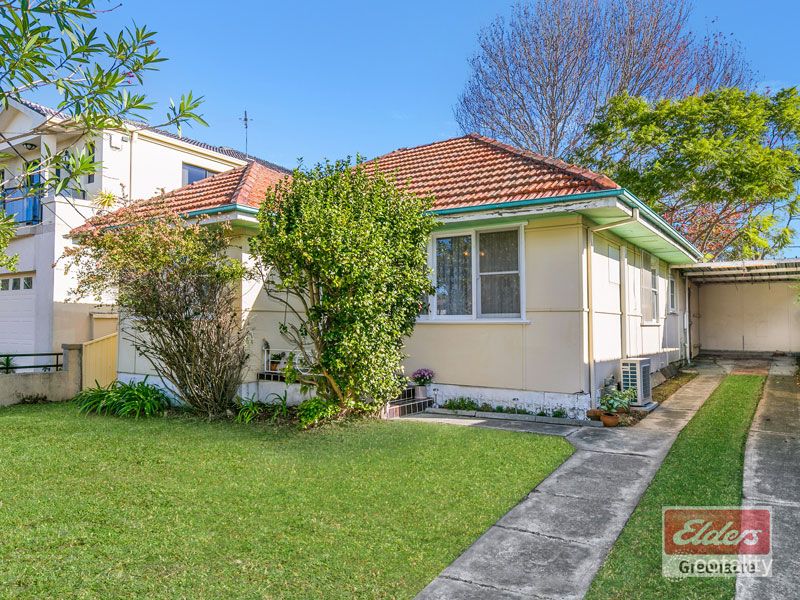 32 Maiden St, Greenacre, NSW 2190