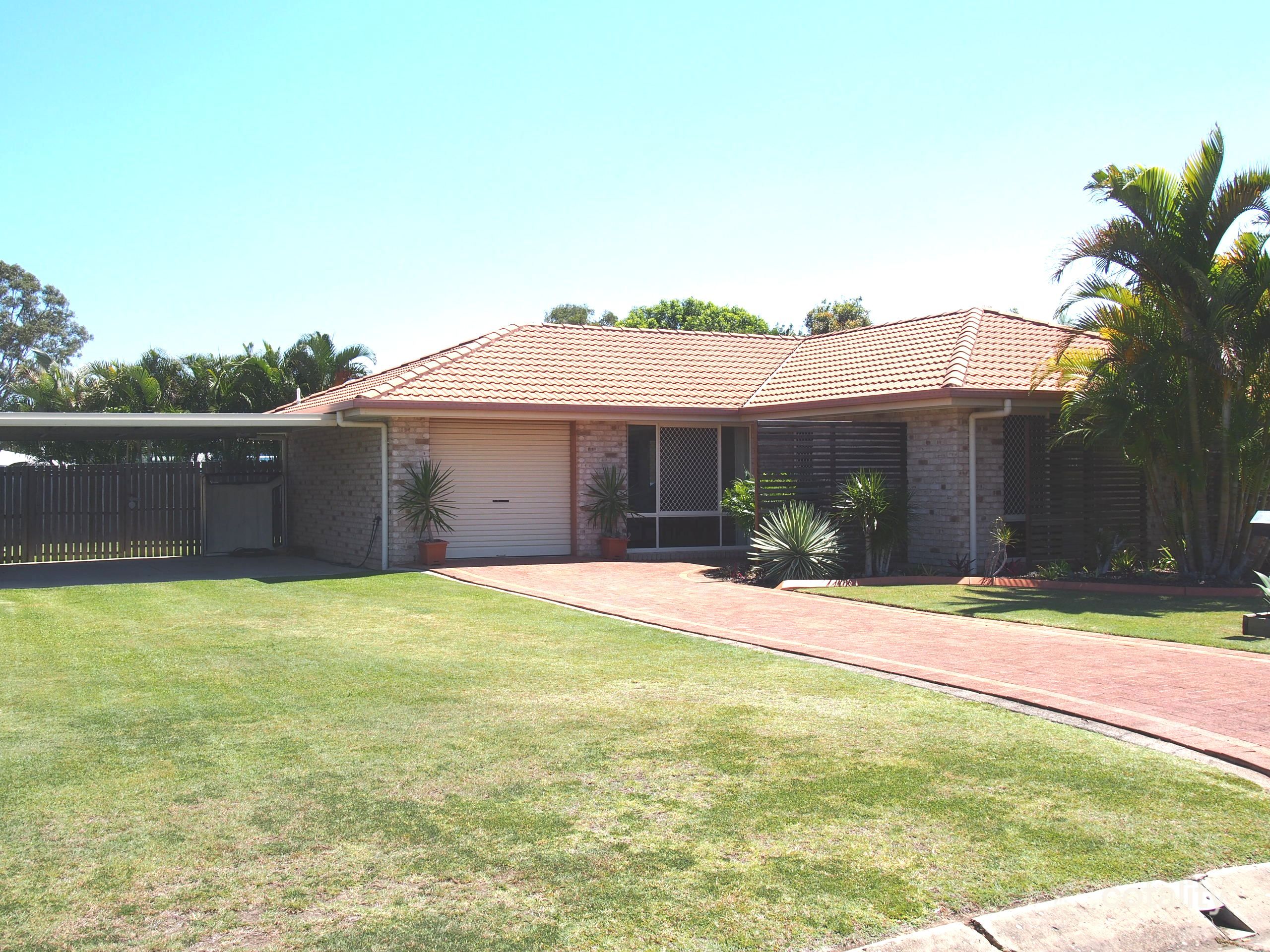 9 Sunset Cres, Torquay, QLD 4655