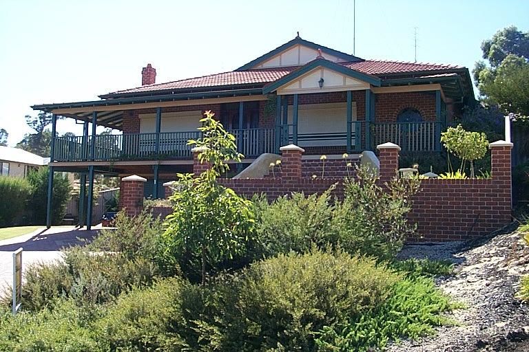 1 Balliol Ct, College Grove, WA 6230