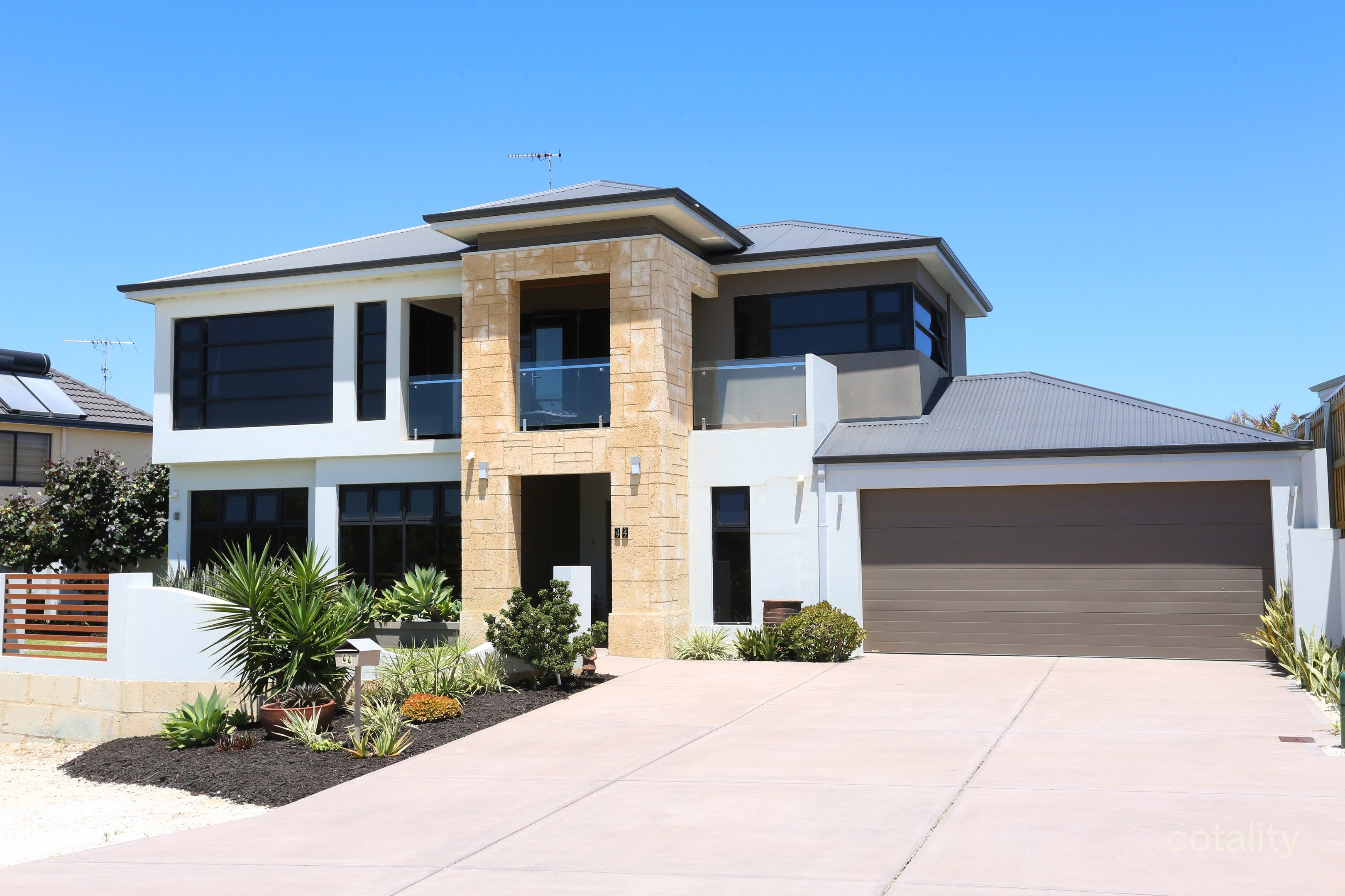 44 Boardwalk Bvd, Halls Head, WA 6210