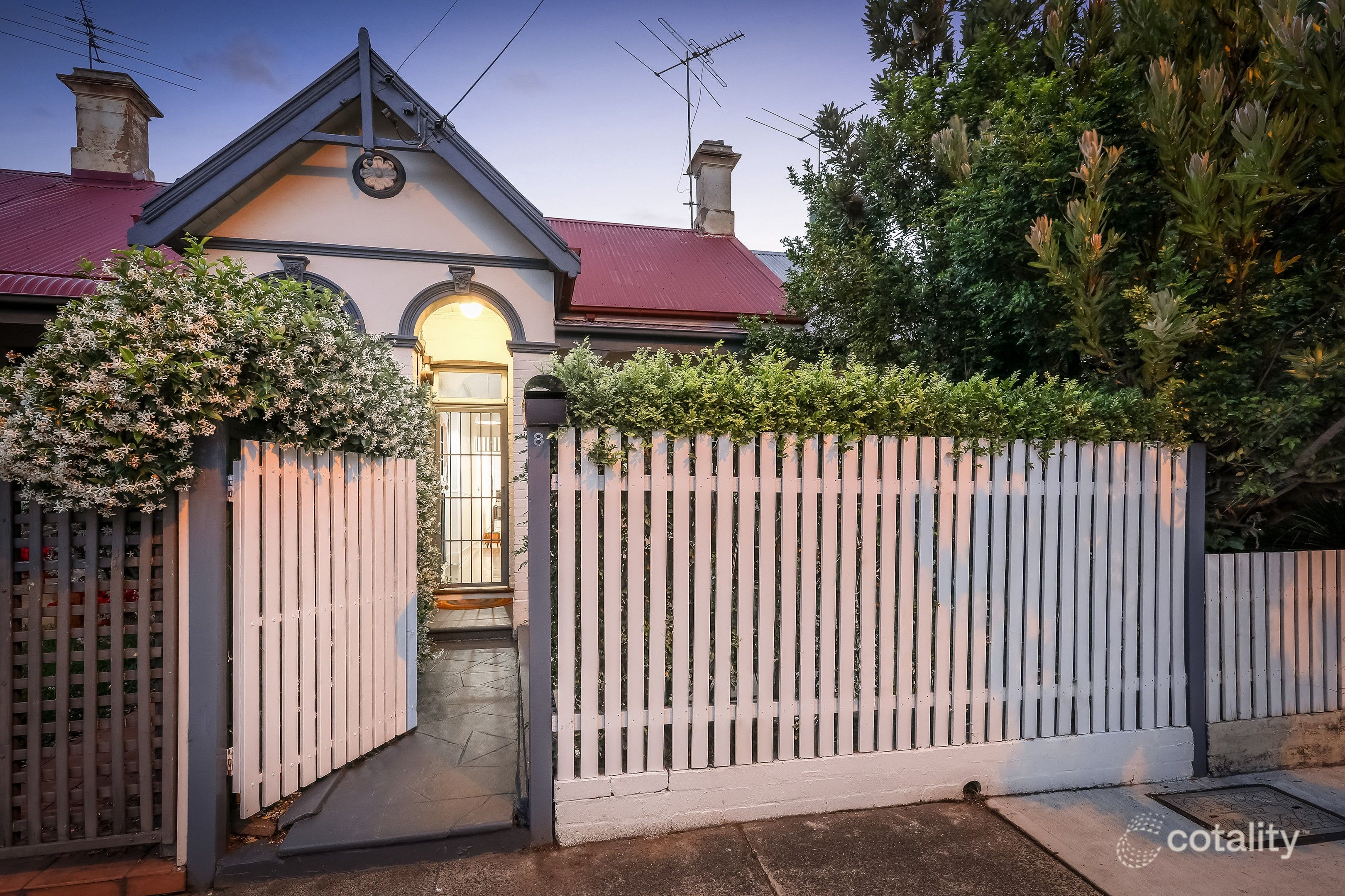 8 Llewellyn St, Marrickville, NSW 2204