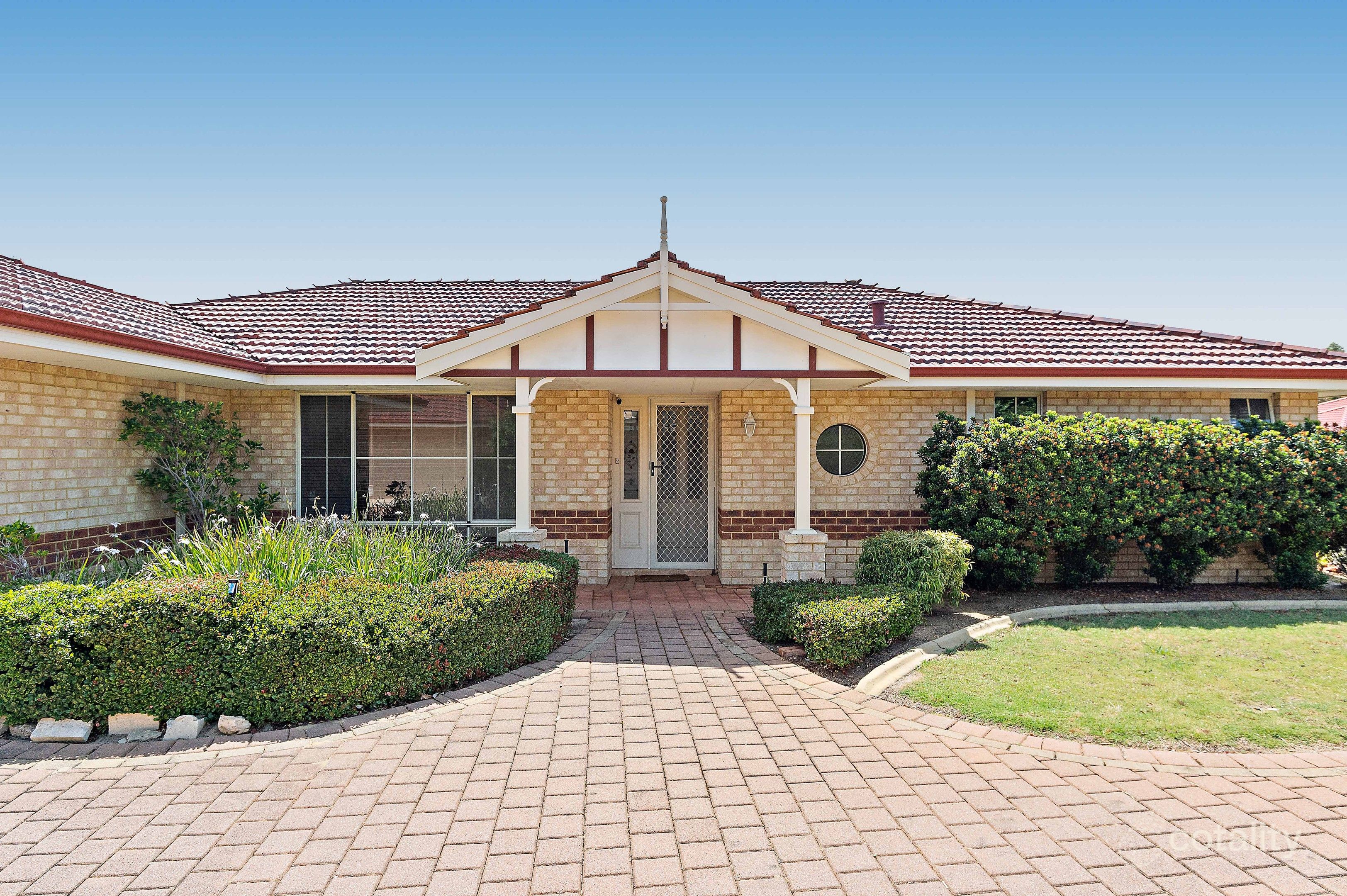 2/2 Planetree Pass, Canning Vale, WA 6155