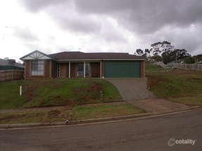 26 Rosehill Dr, Bacchus Marsh, VIC 3340