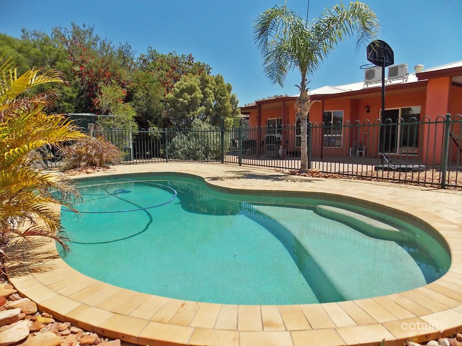 2 Kempeana Cres, Araluen, NT 0870