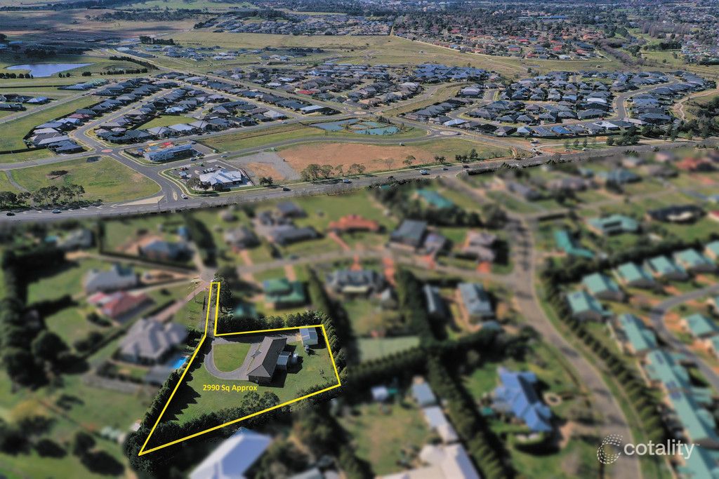 8 Oxley Cres, Goulburn, NSW 2580