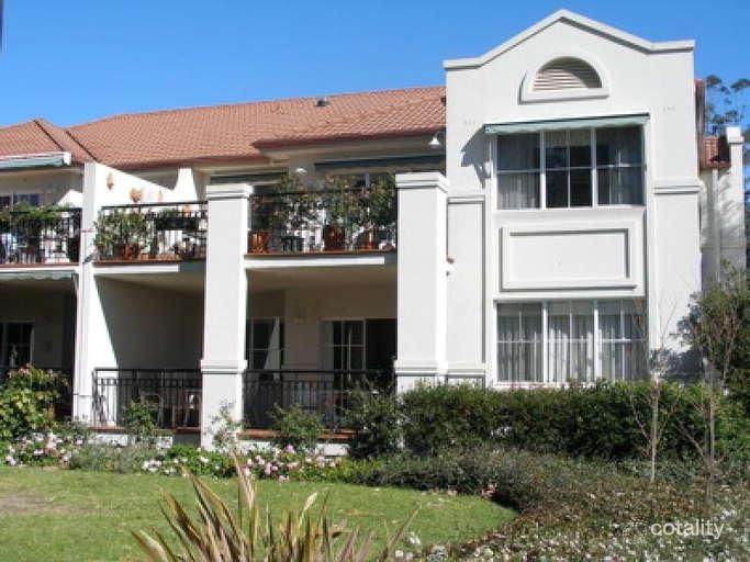 1/10 Hillcrest Dr, St Ives, NSW 2075