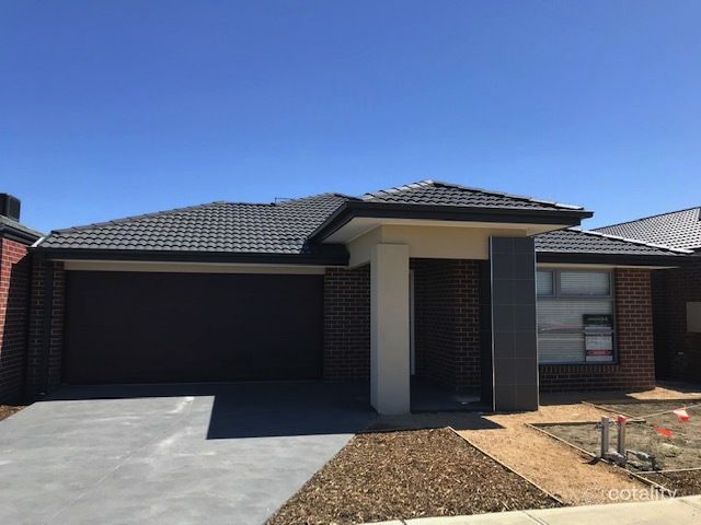 39 Marrone Bvd, Cranbourne East, VIC 3977