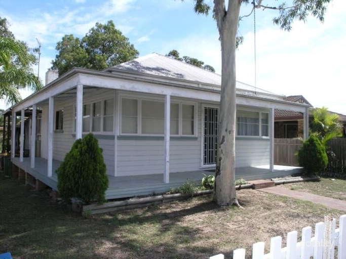 30 Burrawang St, Ettalong Beach, NSW 2257
