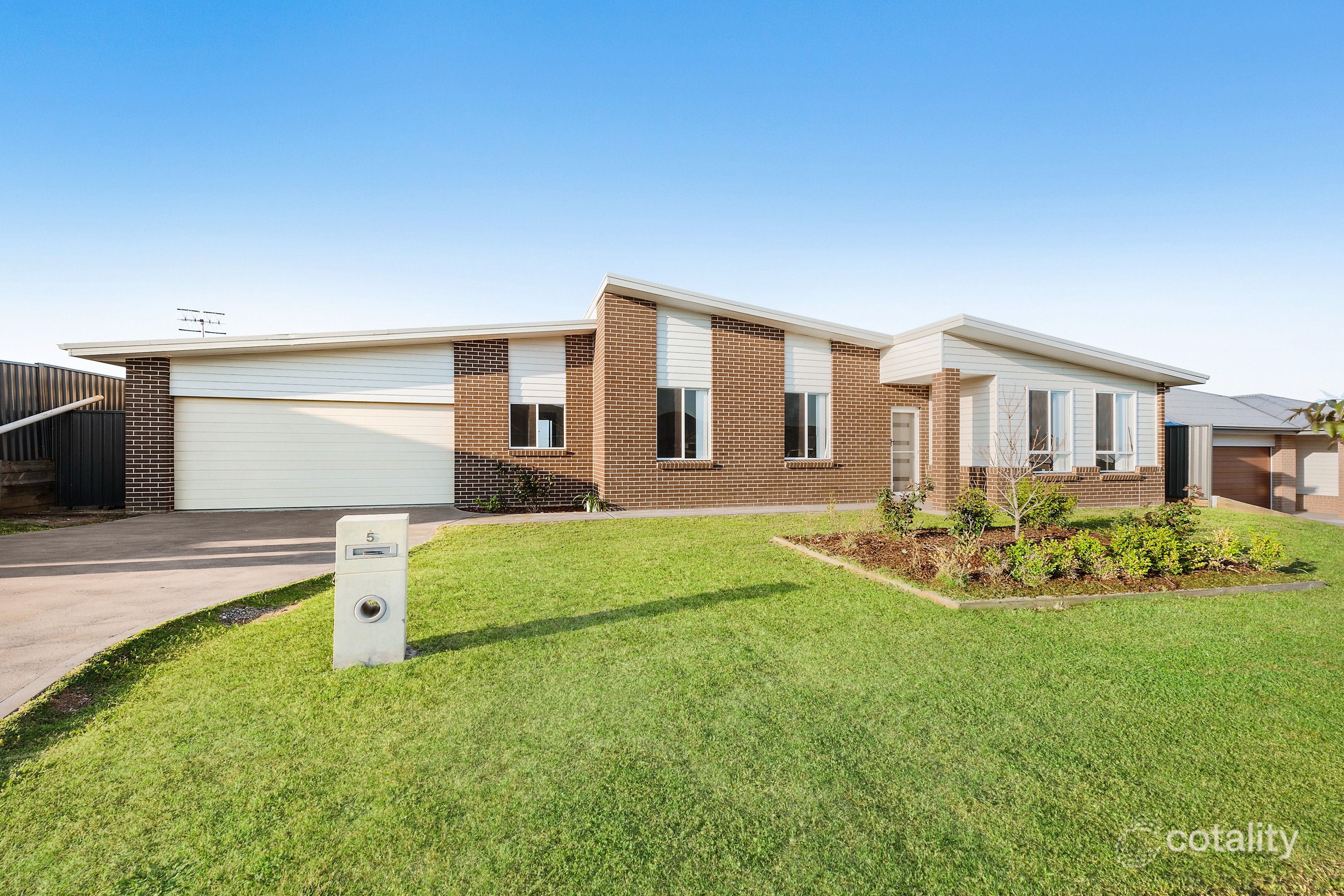 5 Enfield Ave, Caerleon, NSW 2850