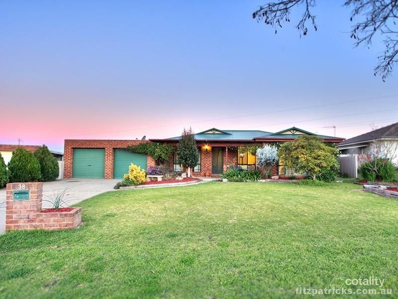 38 Kaldari Cres, Glenfield Park, NSW 2650