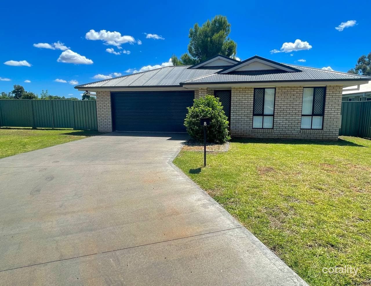 8 Rex Aubrey Pl, Parkes, NSW 2870